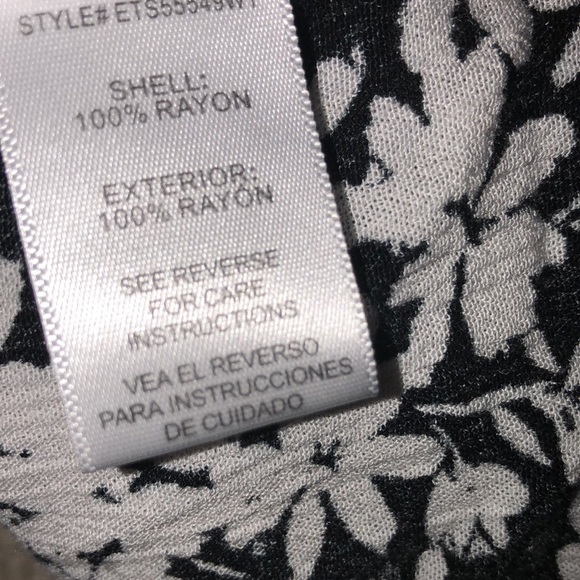 En creme size medium black & white floral shirt - Picture 6 of 7